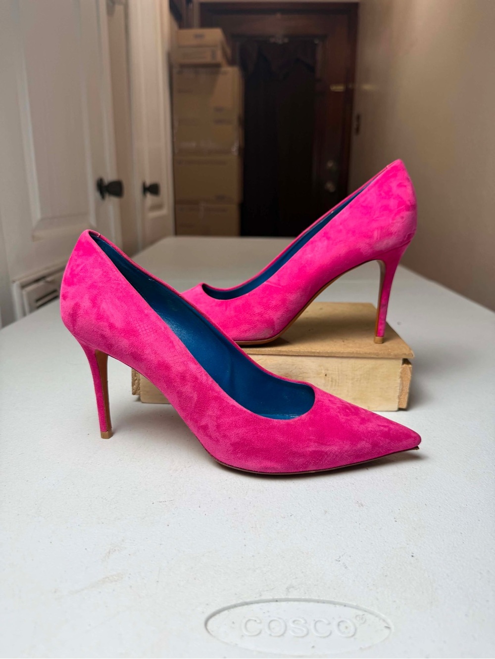 Celine bright pink fuchsia suede pumps stilettos pointed toe Sz 39 / US 9